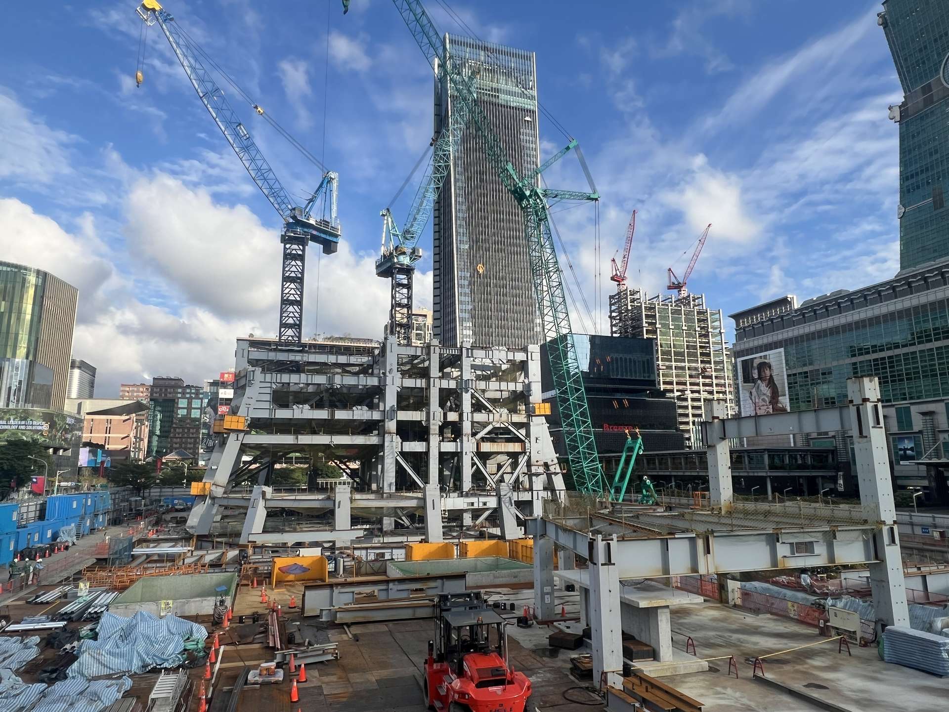 南山人壽A21商辦大樓